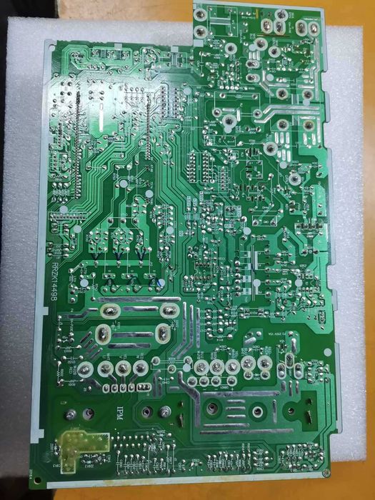 Продавам платка управление външно тяло за климатик HITACHI RRZK14498