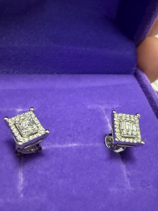 Бриллиантовые пусеты 750 пробы