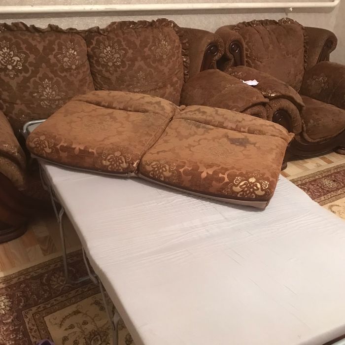 Продам диван с креслой