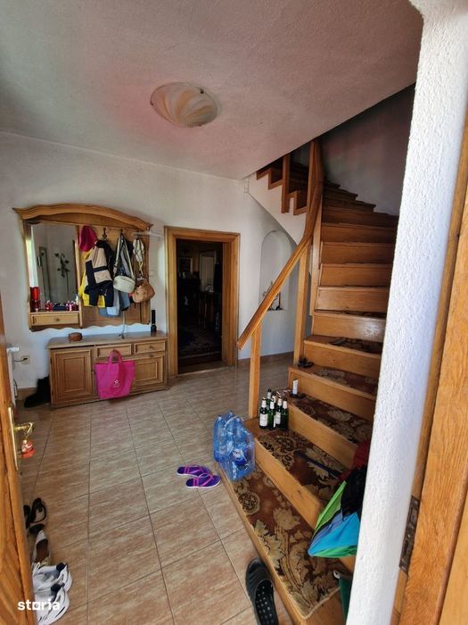 Vand casa singur in curte zona Lazaret