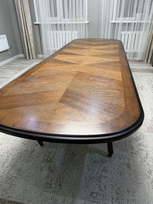 Продам стол для зала