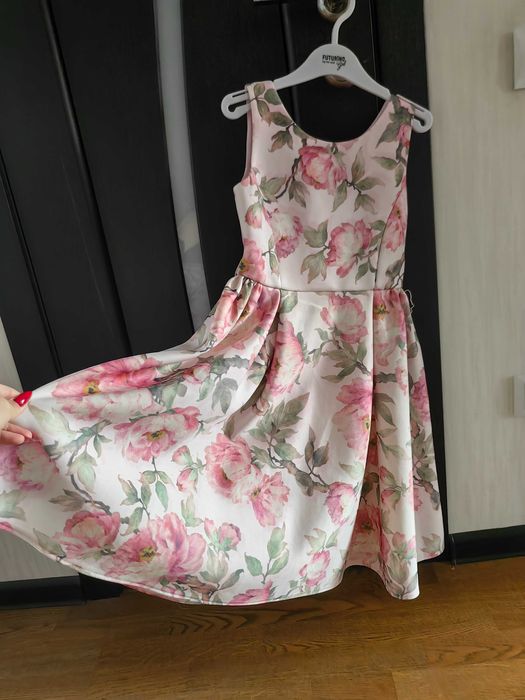 Нарядные платья для девочки