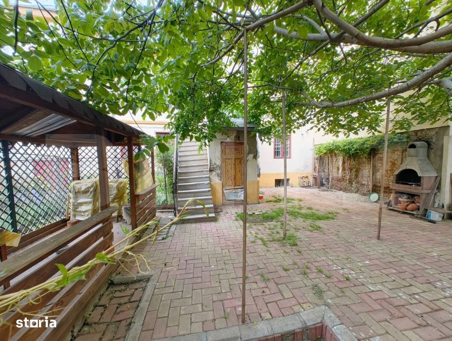 Casa de vanzare, 240 mp, zona Centru