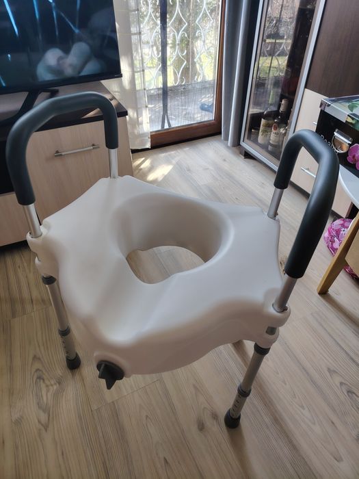 Надстройка за тоалетна за  Инвалиди