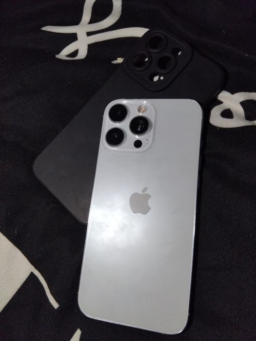 Vând iPhone 16 Pro Max