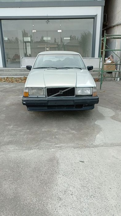 Волво 740 модель