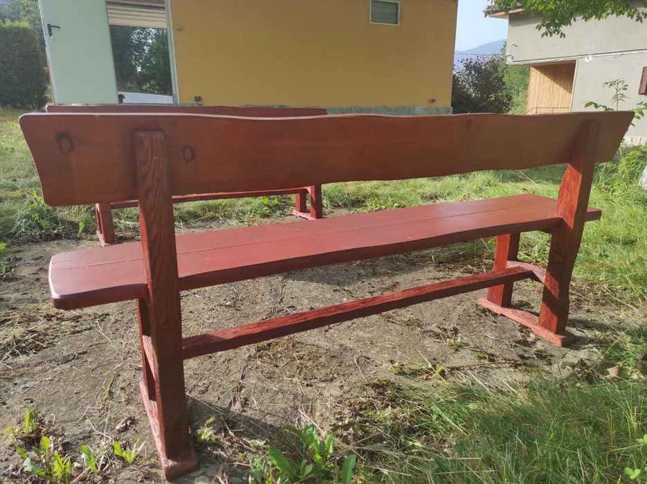 Дървена маса + 2 пейки от бор - масив