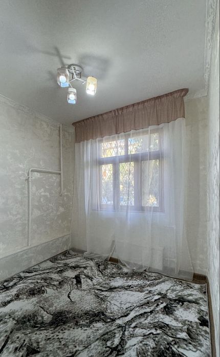 Срочно продается квартира на улице Рудакий рядом 43 школы