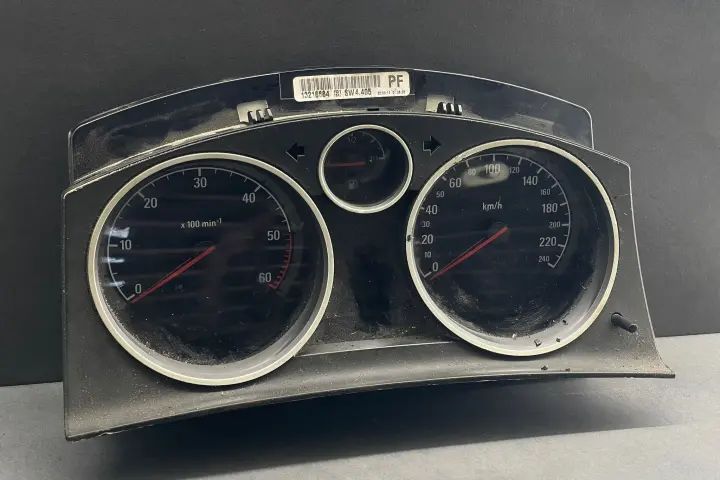 Ceasuri bord 13216684 Opel Astra 1.9 CDTI MT (150 hp)