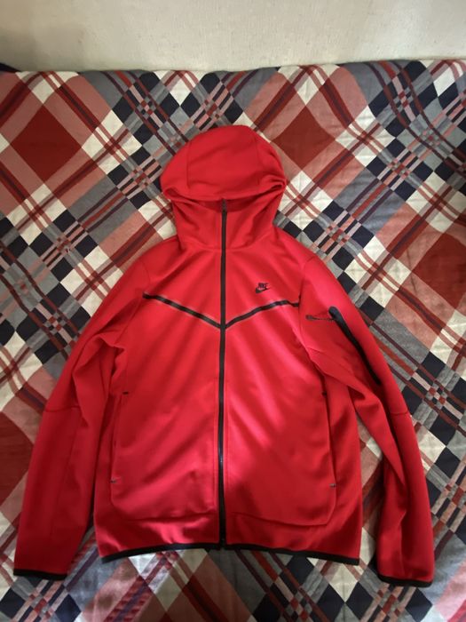 Красная зип худи tech fleece
