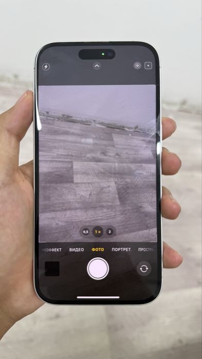iPhone 16 белыйй
