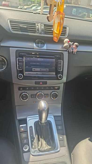 Vând Volkswagen Pasat