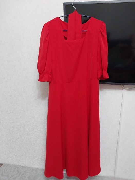 Продам платье все по  5000