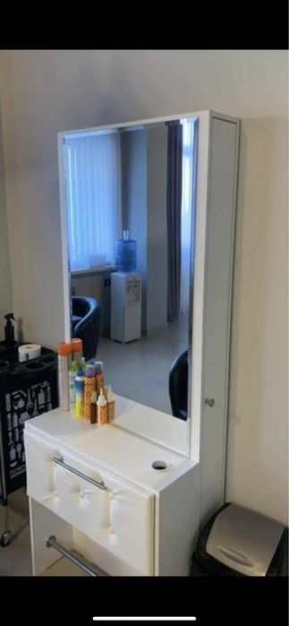 Продам парикмахерское зеркало