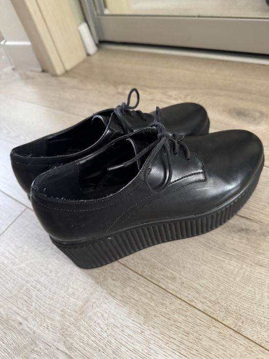 Кожаные ботинки на платформе