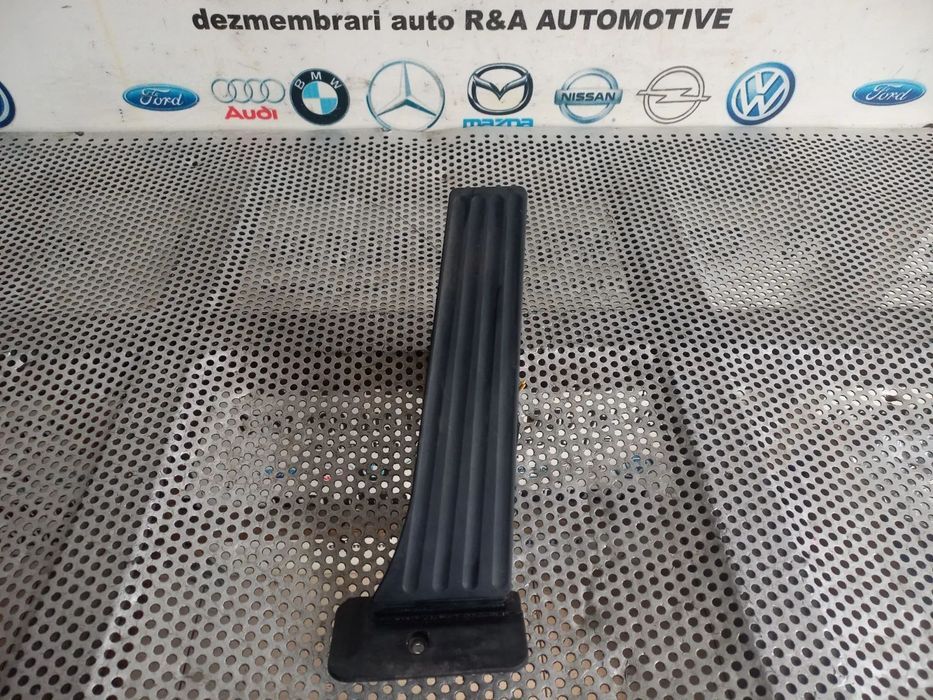 Pedala Acceleratie Bmw F10 F11 F01 F02 F03 F04 X5 X6 Volan Stanga Cod  Dezmembrez Bmw Seria 7 F01 F