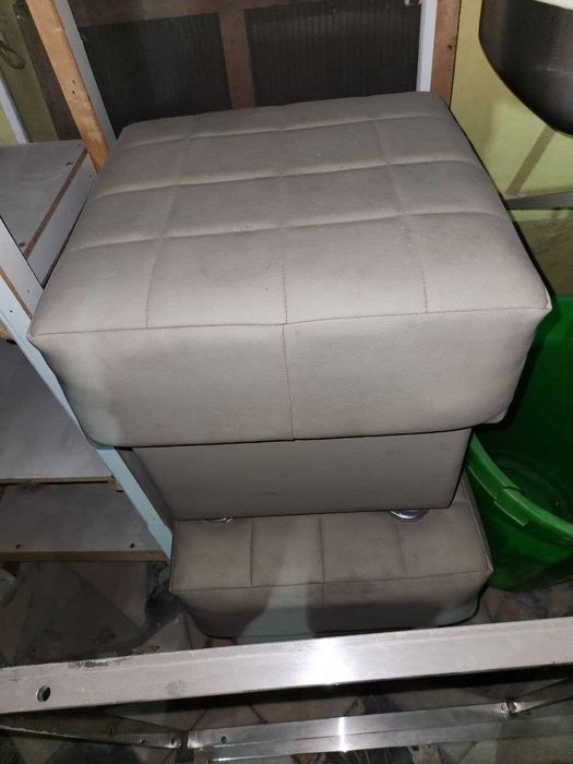 Офисная мебель срочно продаётся.