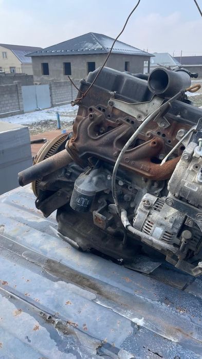 Двигатель и каробка дизельный