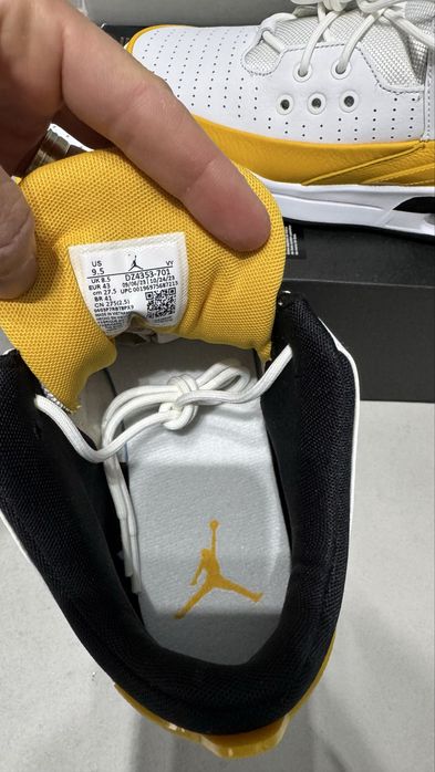 Air Jordan Max Aura 5 Yellow Ochre