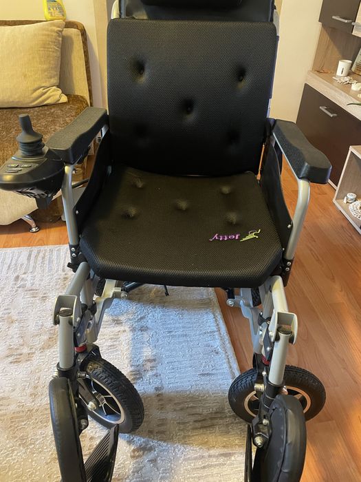 Carucior electric persoane dizabilitati