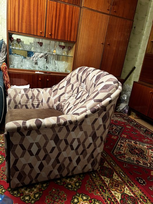 Продам диван и кресло