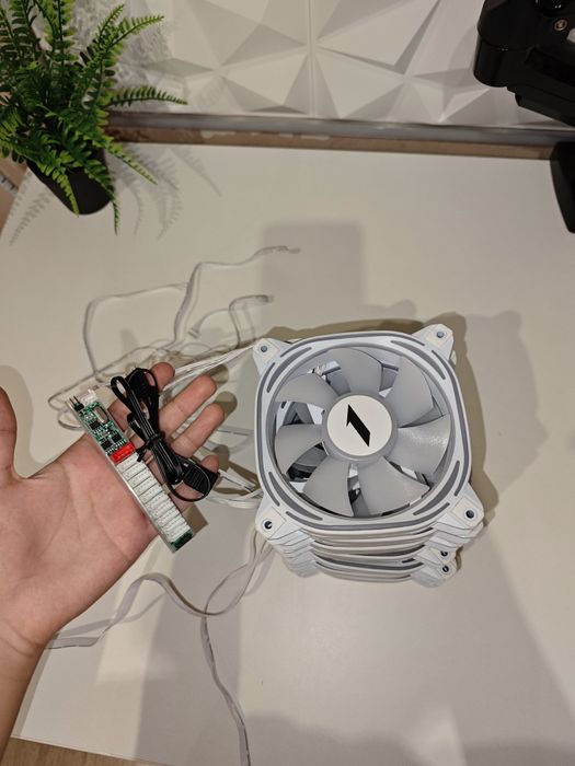 Комплект 7бр. ARGB Вентилатори 1stPlayer (Бели) + Контролер