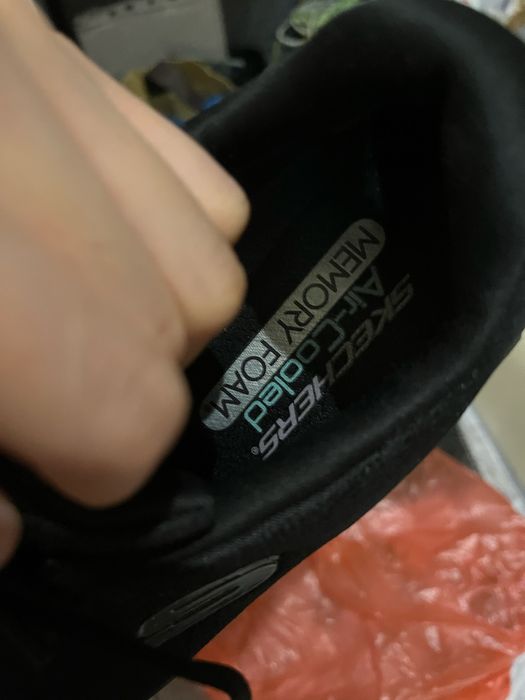 Кроссовки новые  Skechers