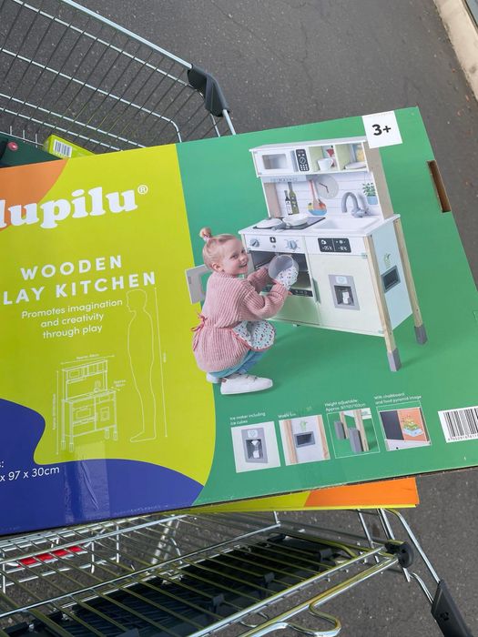 Bucatarie lemn  nou in cutia