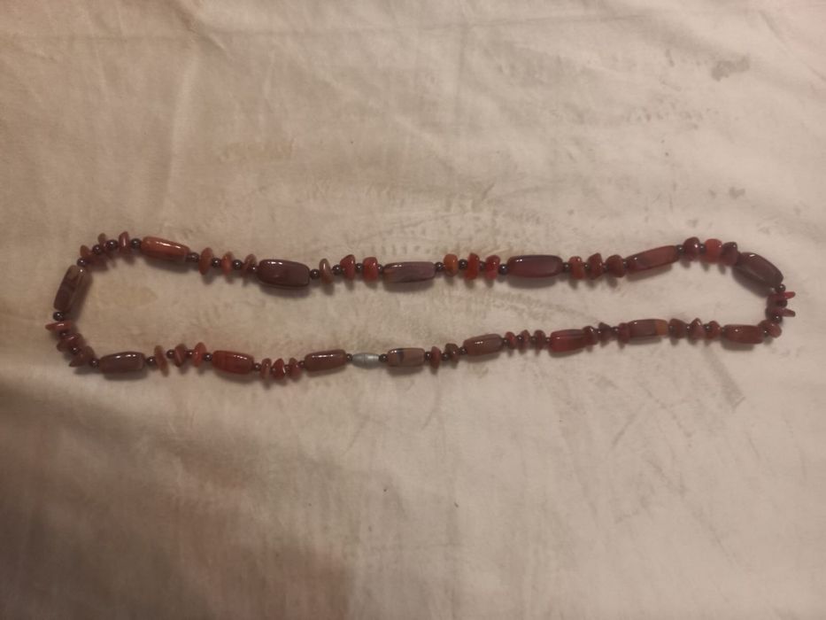 Бусы из натурального камня