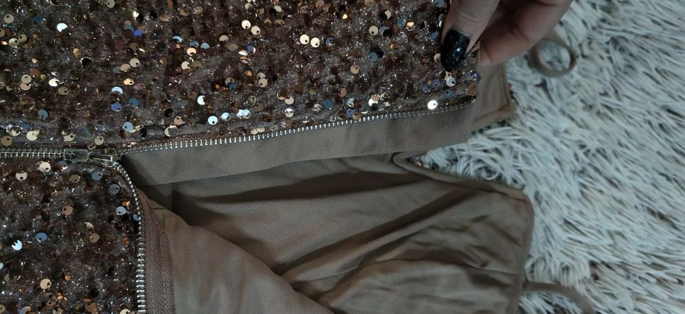 Чисто нови рокли, размер М към L