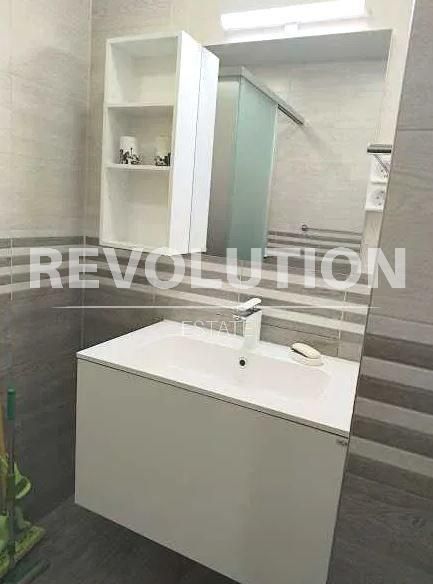 Тристаен апартамент в района на Конфуто!