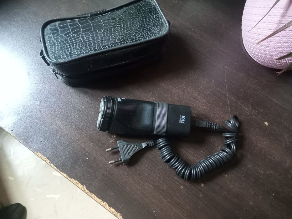 Электро-бритва в раб хор сост 2200т Торг