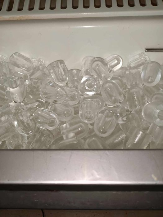 Професионален ледогенератор