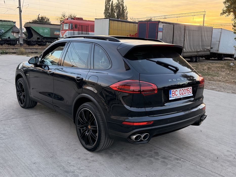 PORSCHE Cayenne 2015 — imagine 3