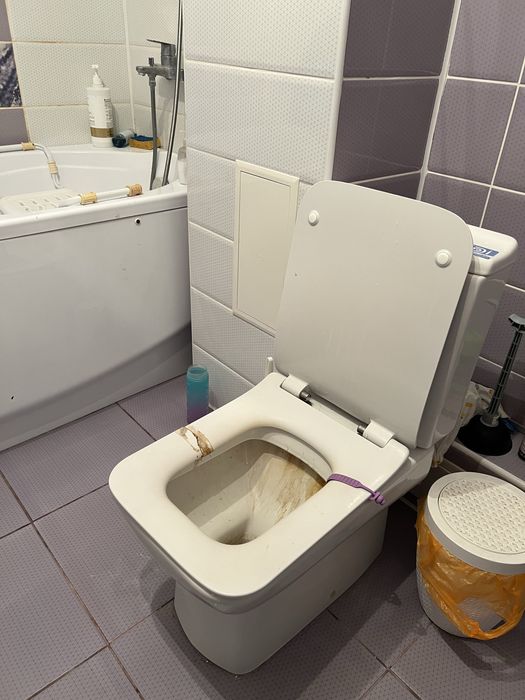 Отдам бесплатно 2 унитаза