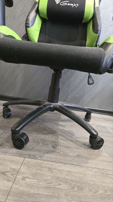 Гейминг стол Genesis - Nitro 550, черен/зелен