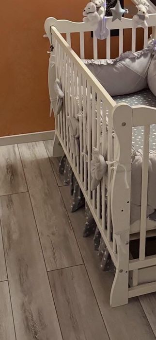 Pătuț bebelus cu sertar și saltea de cocos(lenjerii cadou)