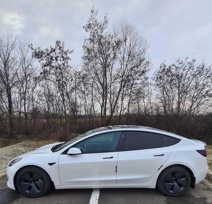 Proprietar-Tesla 3,An 2022 Long Range,Dual Motors,Cu Acceleration Boost,76000 km,Merita Vazuta