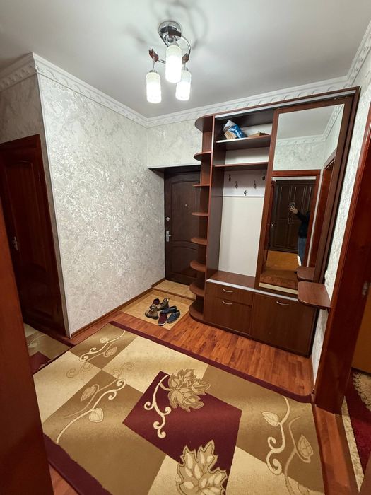 Продаю квартиру в центре ц13 Лабзак 3х комнатную с большим балконом