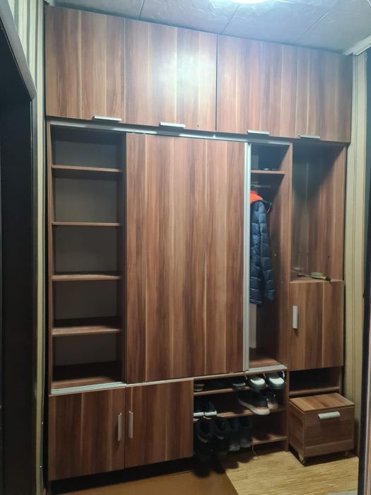 Продаётся шкаф в прихожую