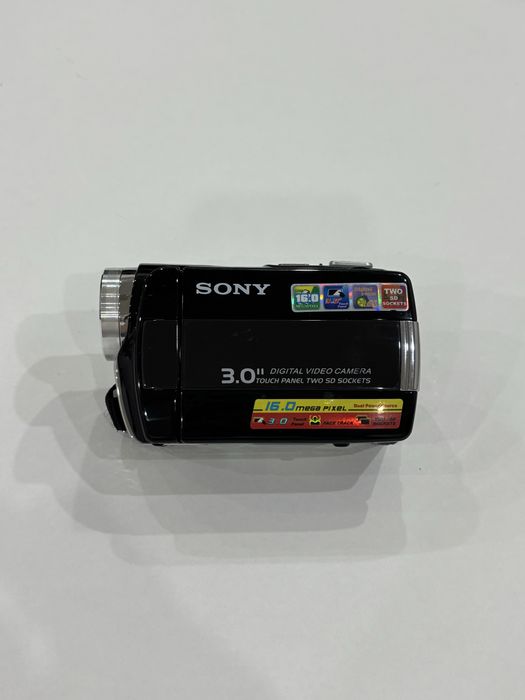 цифровая видеокамера ( фотоапарат)