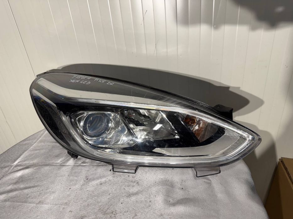 Far dreapta Ford Fiesta MK8 XENON LED 2019/2020/2021/2022