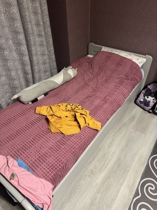 Продам кровать с матрасом