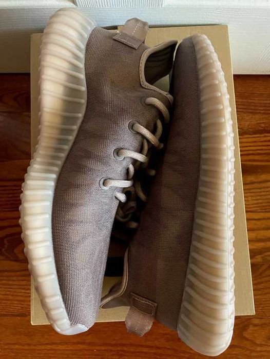 Оригинални мъжки обувки  ADIDAS YEEZY BOOST 350V2   EU42.5 -44