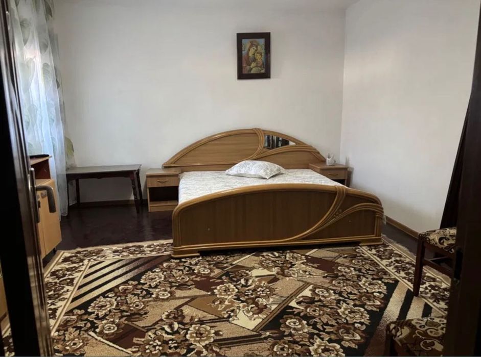 Închiriez cameră, tip garsonieră