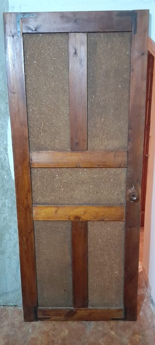 Продам двери деревянный