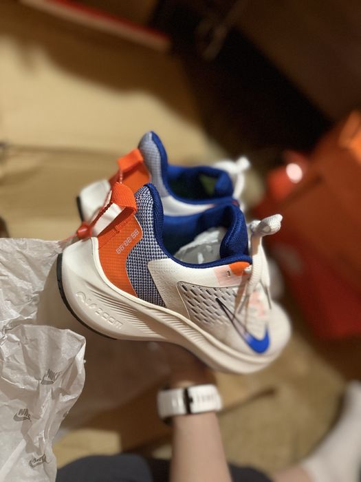 Кроссовки Nike новые