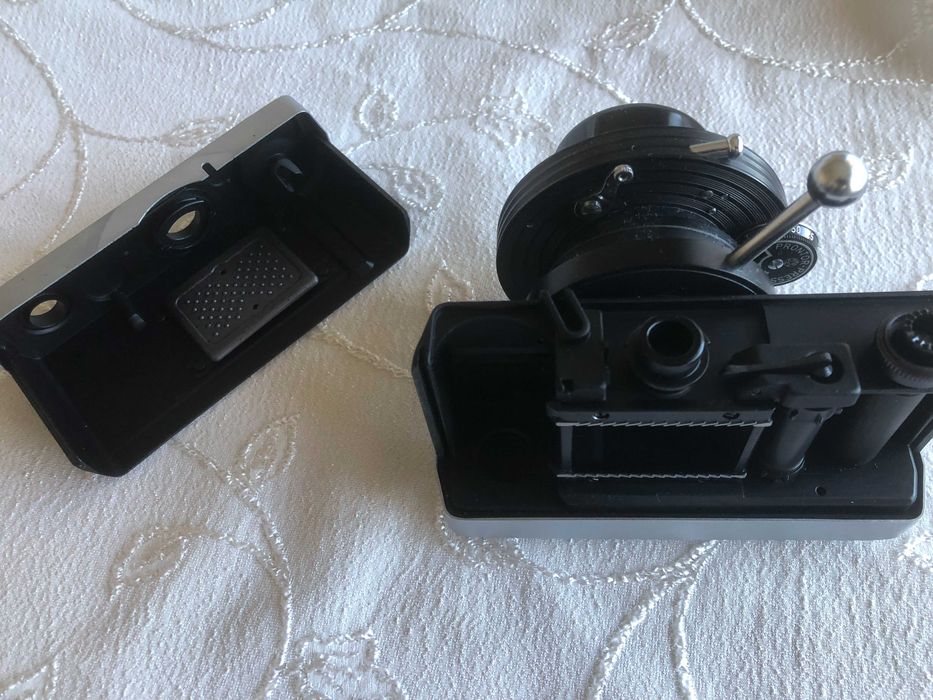 Микроскопски фотоапарат Carl Zeiss Jena Werra с микроскопски адаптер от 60-те произведен в ГДР, лентов 35 мм, изключително рядък, чисто нов