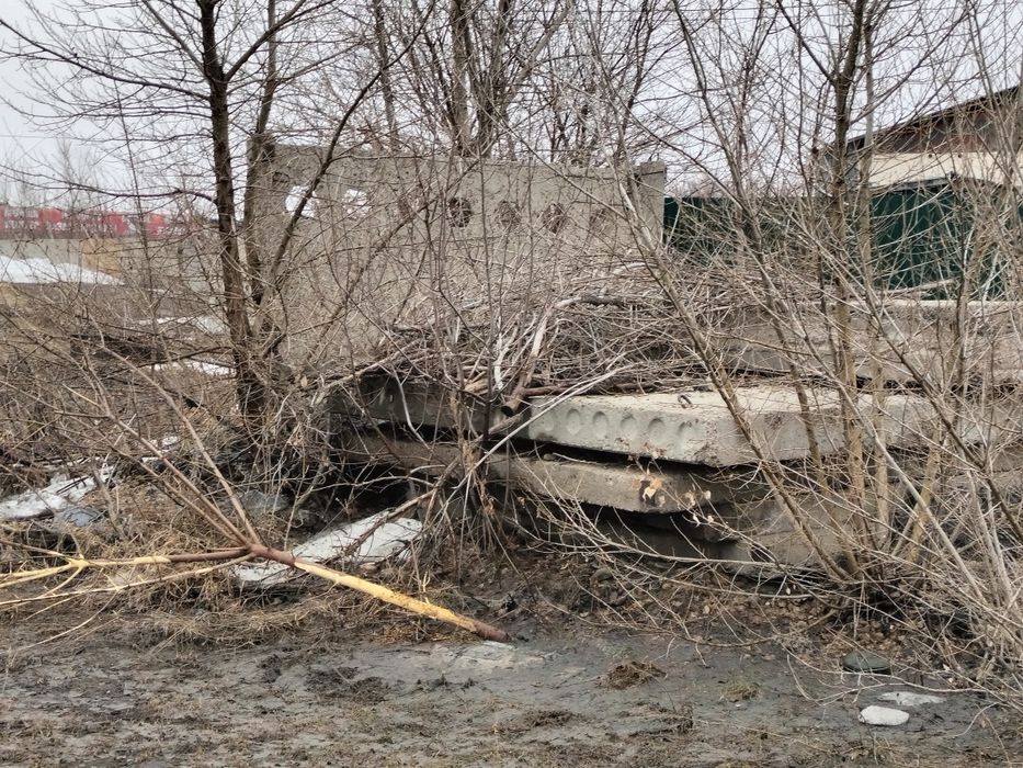 Продам коммерческий огороженный участок  .