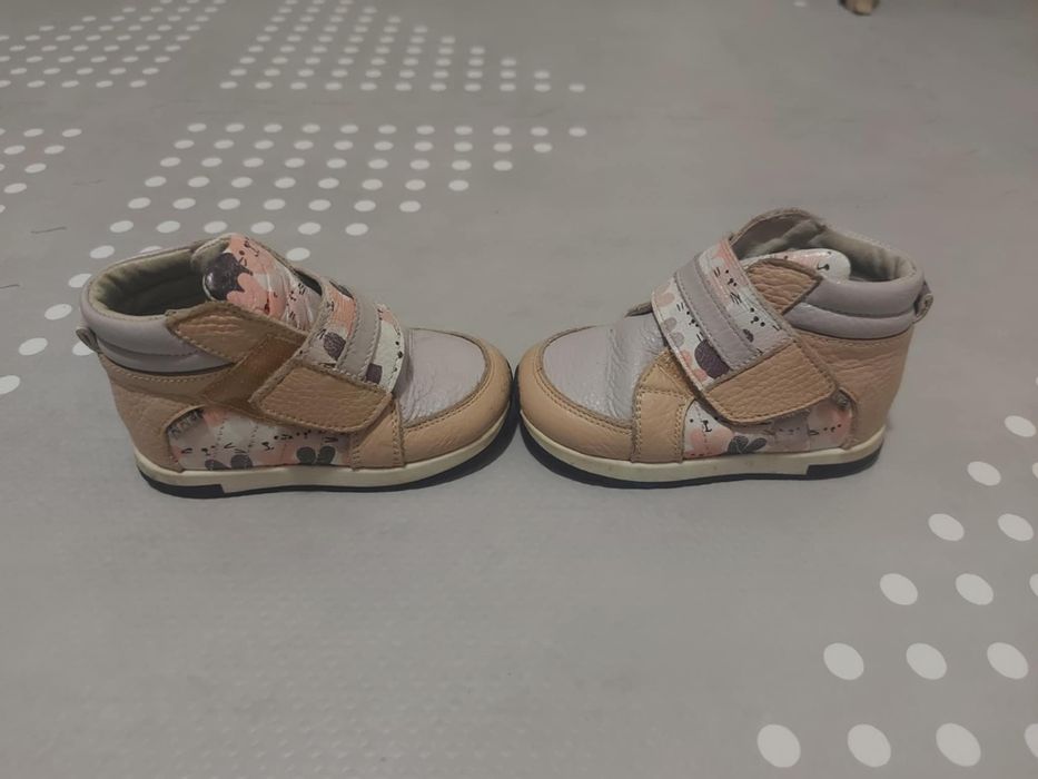 Papucei piele mărimea 22